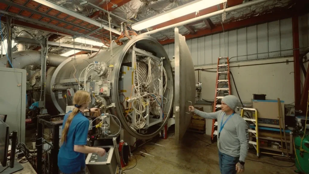 JPL’s condensable metal propellant (CoMeT) vacuum facility - Credit- NASA_JPL-Caltech